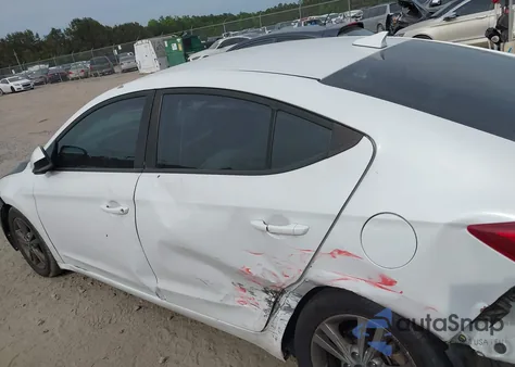 2018 Hyundai Elantra Sel z USA, uszkodzony, nr VIN 5NPD84LF4JH237810